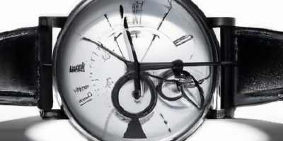 Timeless Tokens: The Art of Gifting Watches and Their Deep Significance