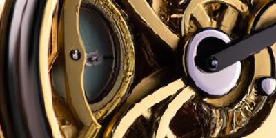 Timepieces Unveiled: Exploring Materials and Craftsmanship in Watchmaking